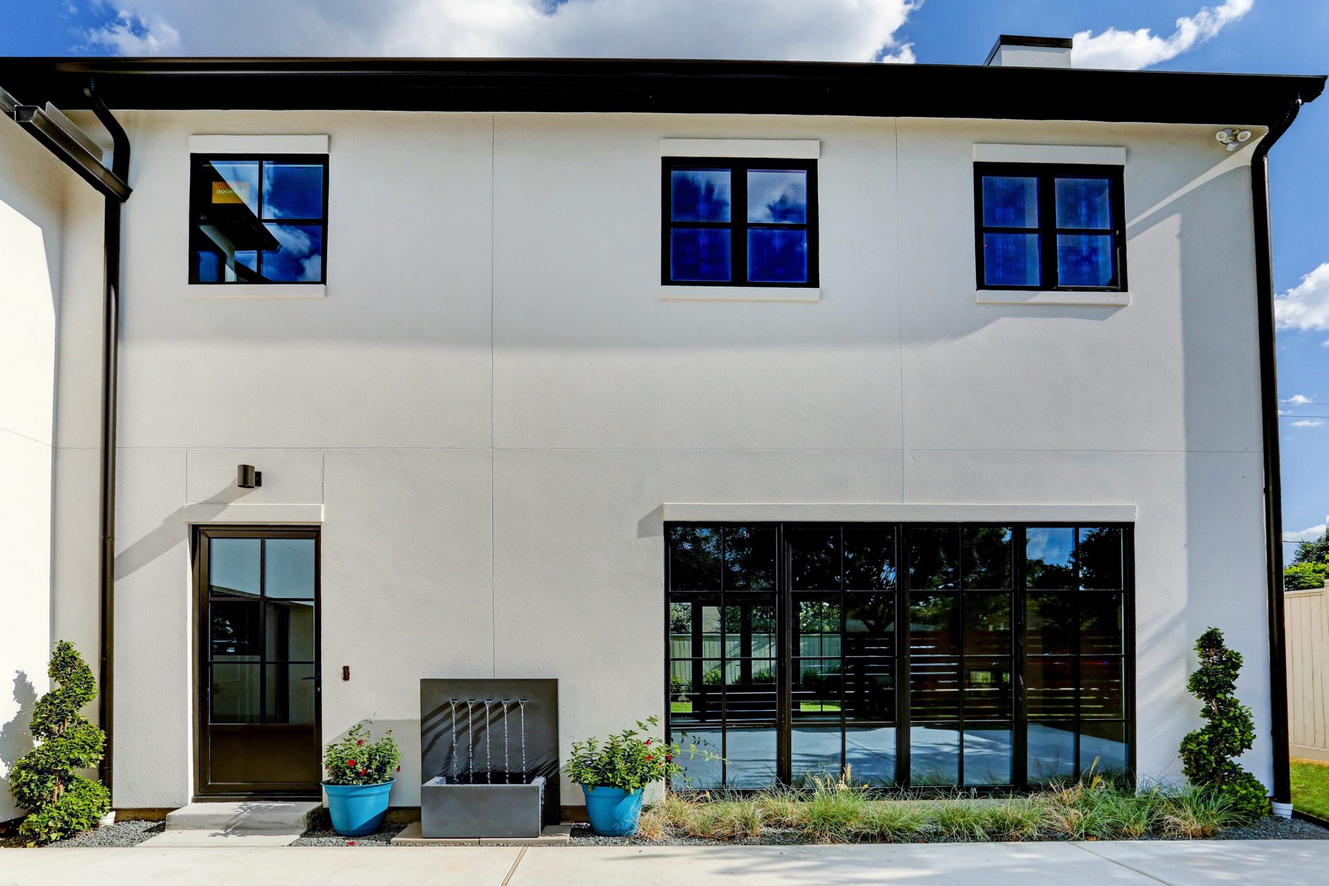rear view of house with tilt turn windows